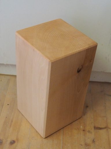 Blockhocker aus Buche